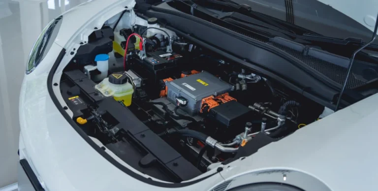 mantenimiento coche eléctrico